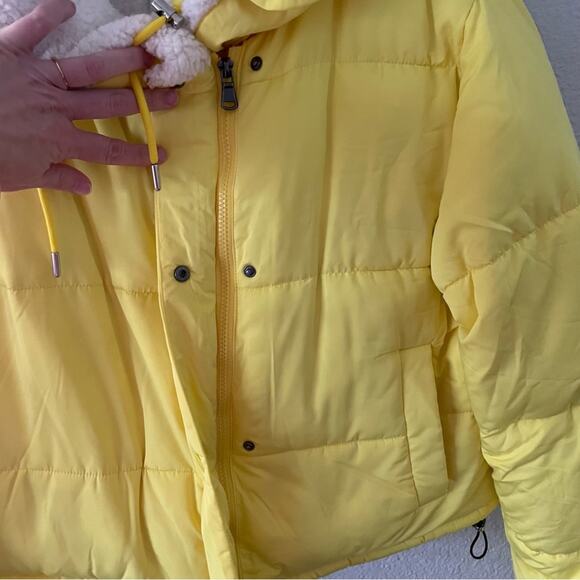 Urban Outfitters Neon Puffer Yellow Jacket Sherpa Lining NWT - Picture 3 of 8